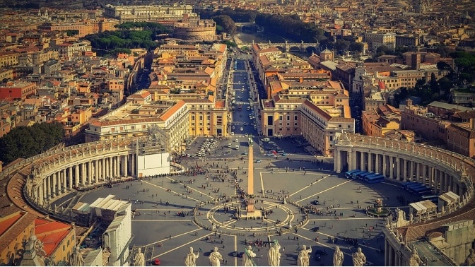 El Vaticano confía la digitalización de sus documentos a los escáneres de Fujitsu
